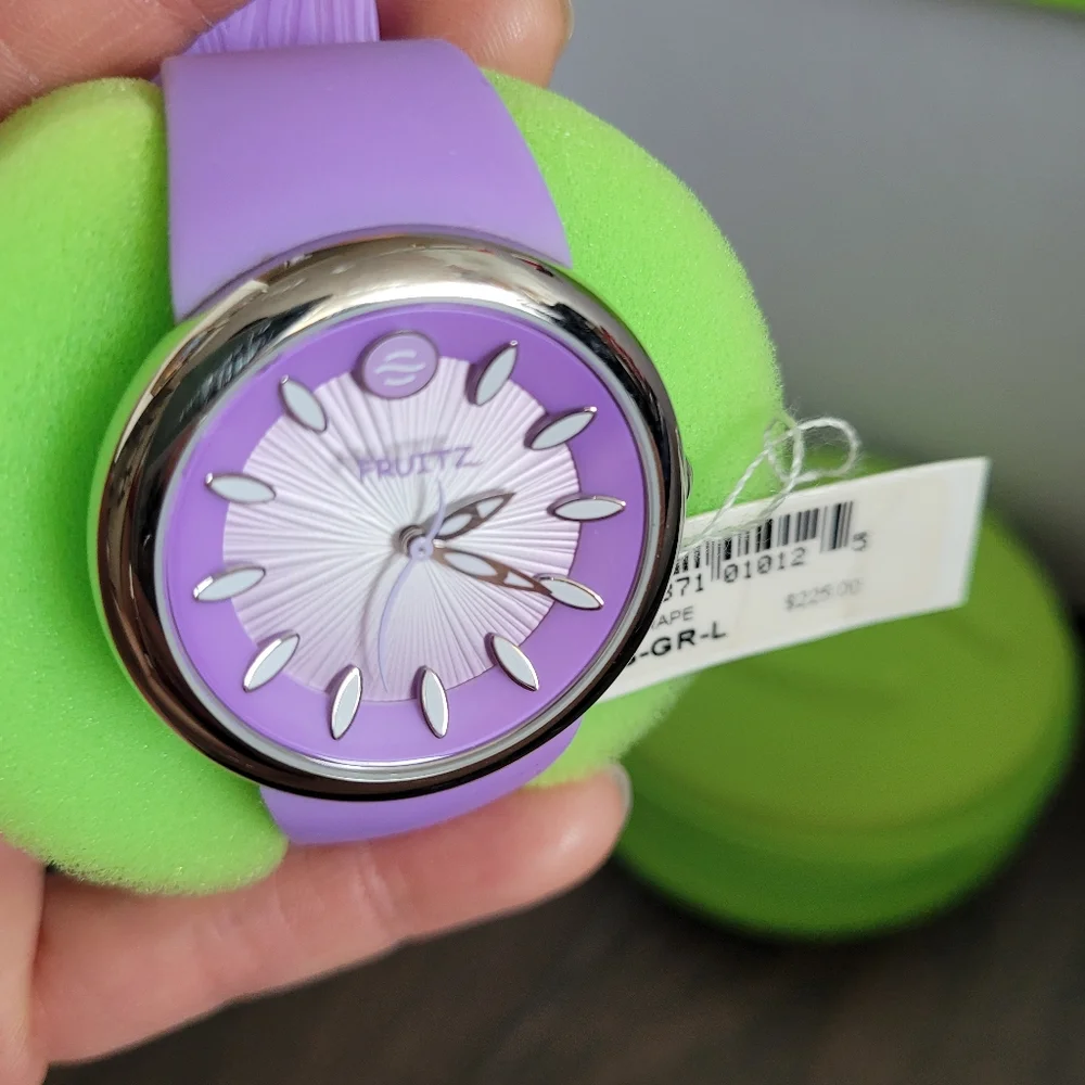 Watch - Picture 1 of 3